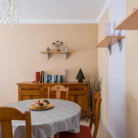 Encosta Superb Two Bedroom Apartament
